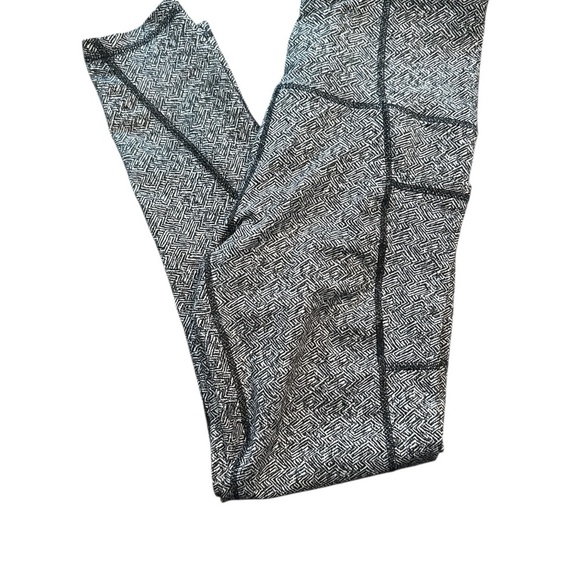 Champion Black and White Patterned Leggings - Picture 4 of 4